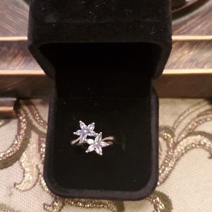 Flower tanzanite ring